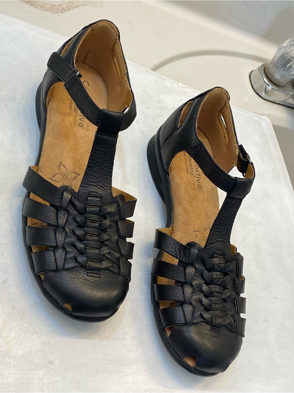 NEW…Comfortiva persa women sandals NWOT, New, never worn size 8.5M clean shoe